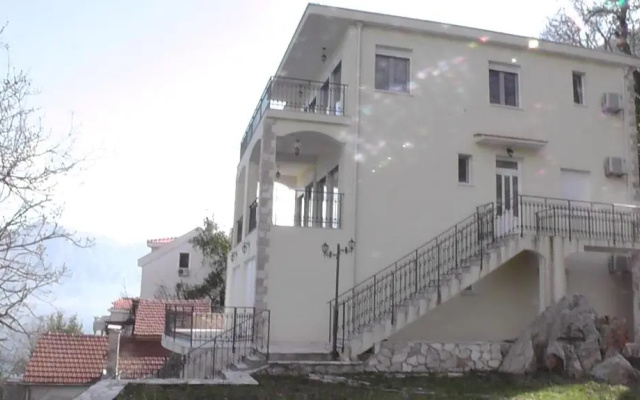 Villa KOSTA