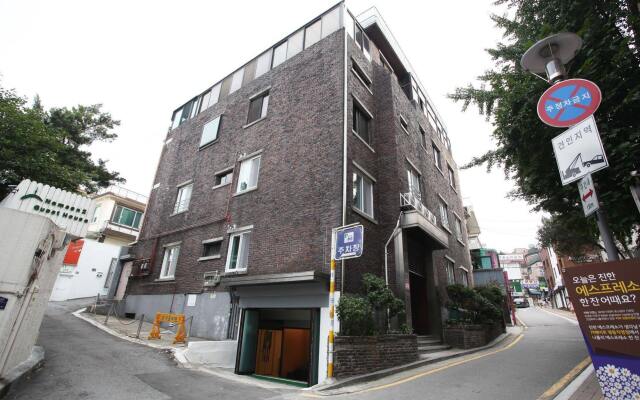 Отель Namsan Guest House 2 вид на фасад