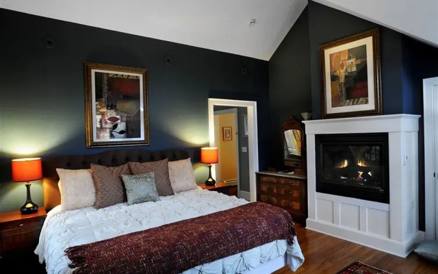 Buttermilk Falls Inn