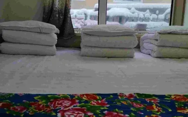 Xuexiang Zhaolaoer Family Hotel(雪乡赵老二家庭旅馆)