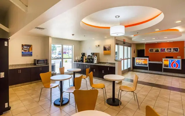 Days Inn South Bend / Notre Dame