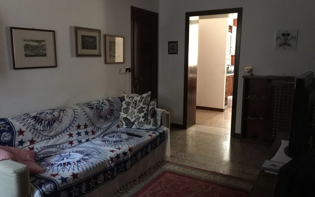 Aunt's Home
