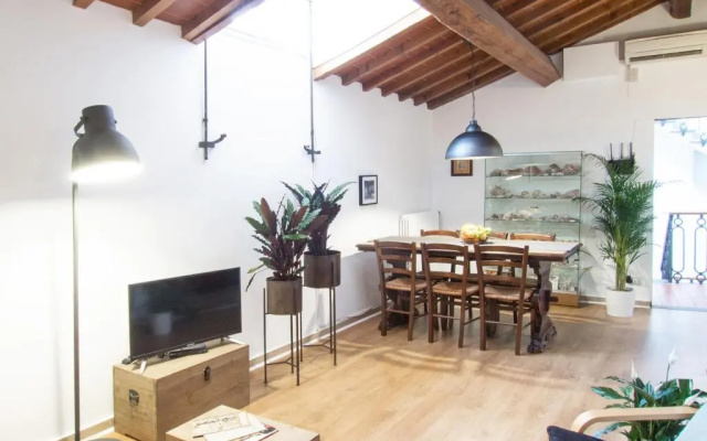 Lovely Apt 3min Walk to Ponte Vecchio