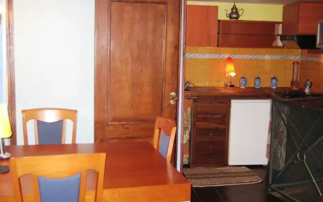 B&B GoldenCube Guest House