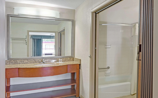 Travelodge by Wyndham Williamsburg Colonial Area