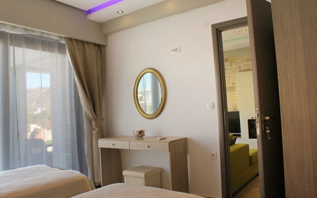 Alexandros Villa