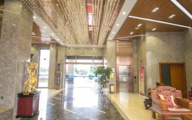 Golden Apple Hot Spring Hotel