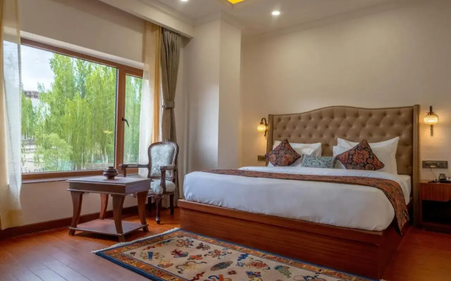 Hotel Gyalpo Residency - A Mountain View Luxury Hotel in Leh