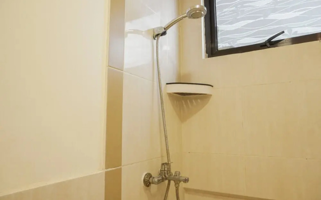 Comfort 1Br With Working Room At Meikarta Apartment