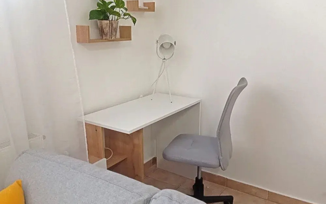 Relaxing Studio Apt 1 min to Highway Parking