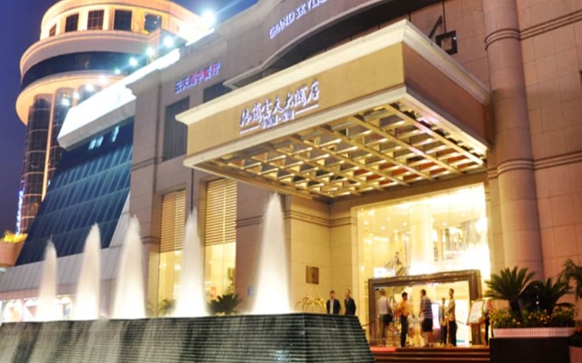 Отель Grand Skylight Hotel Shenzhen Китай, Шэньчжэнь - отзывы, цены и фото номеров - забронировать отель Grand Skylight Hotel Shenzhen онлайн вид на фасад