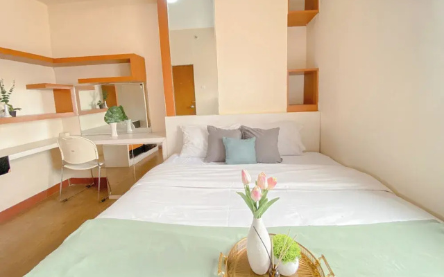 Spacious Cozy Living 3Br At Gateway Ahmad Yani Cicadas Apartment