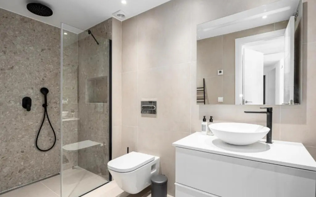 FRESH Renovated 2 bed Apt in best location RDR236