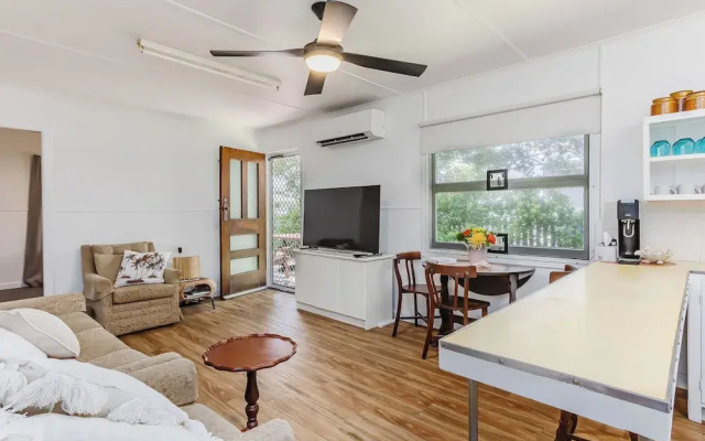 Cozy Pet Friendly Beach House