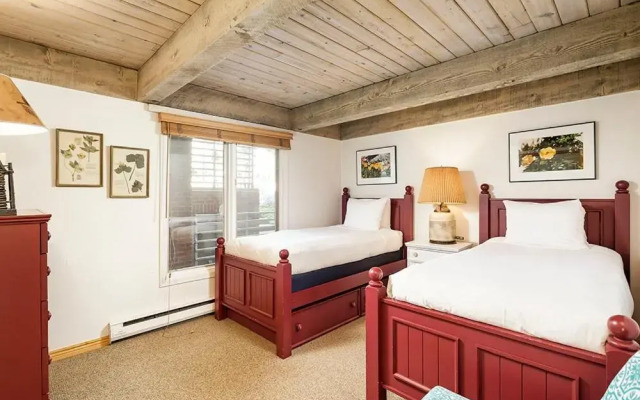 Chateau Eau Claire Unit 8