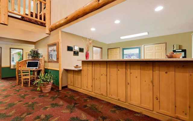 Comfort Inn & Suites Summerset - North Rapid City