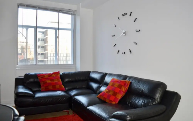 Spacious 3 Bedroom Apartment in Manchester