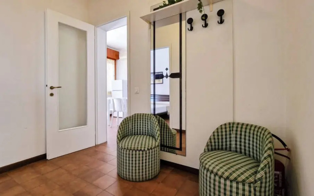 Bright Flat in Residence With Pool - Beahost