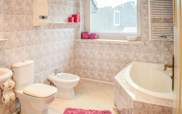Stunning Home in Miedzyzdroje With 4 Bedrooms