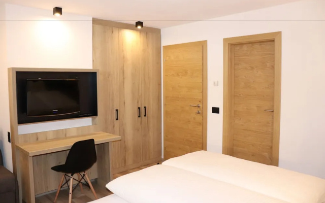 Ciasa Cir Apartments