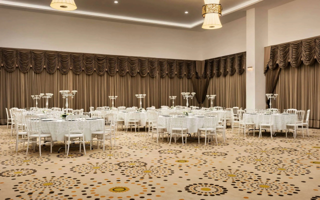Отель Ramada by Wyndham Iskenderun