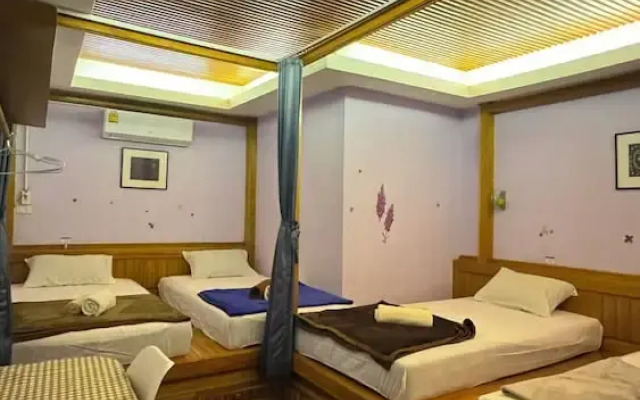 Let's Sea Hostel