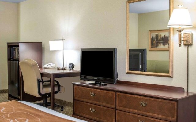 Comfort Suites At Royal Ridge In Omro United States Of America