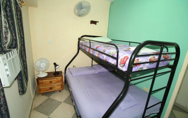 Enzo's Backpackers