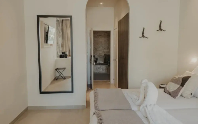 Comfy Studios Hotel