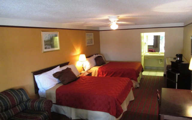 Deluxe Inn & Suites