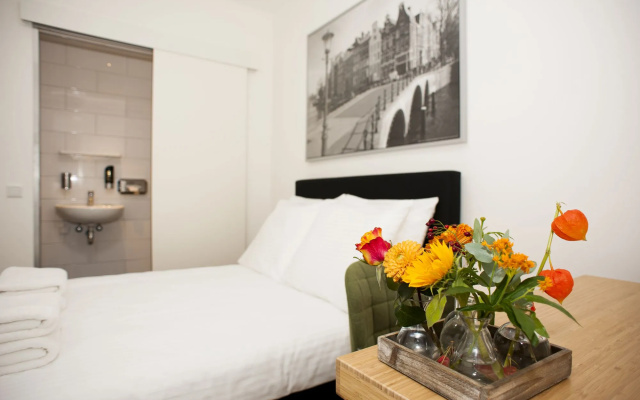 I Hotel