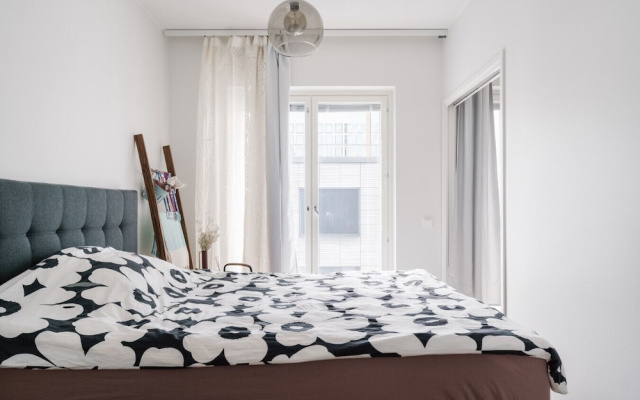 Modern 1BR Apt in Mall of Tripla