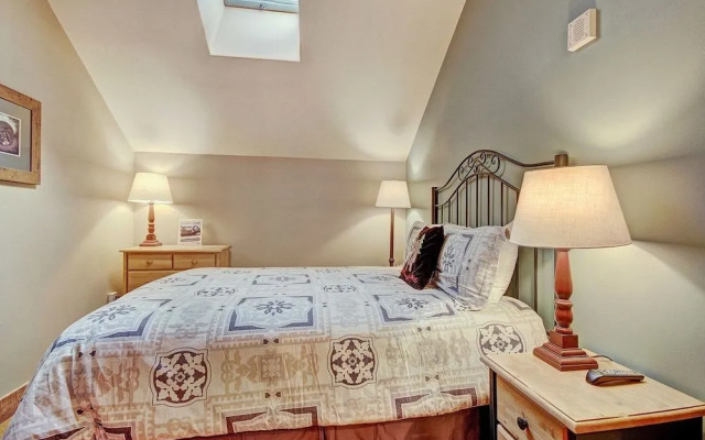 2317 Red Hawk Lodge by RedAwning