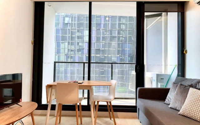 ReadySet Apartments at Lighthouse