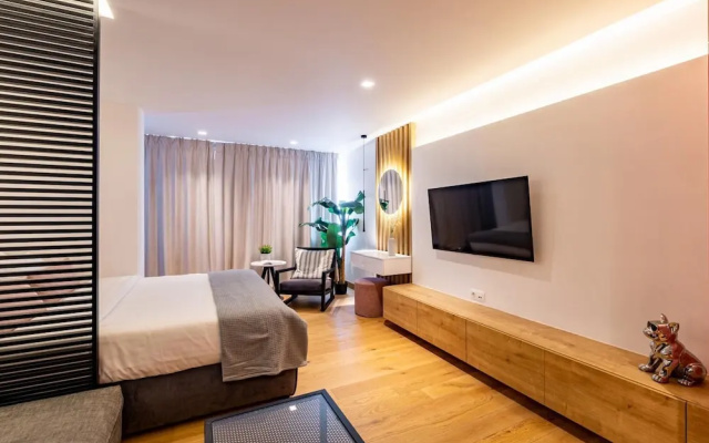 Earth Boutique Apartments Next to Stavros Niarchos