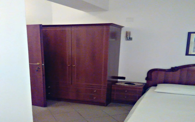 Hotel Leons