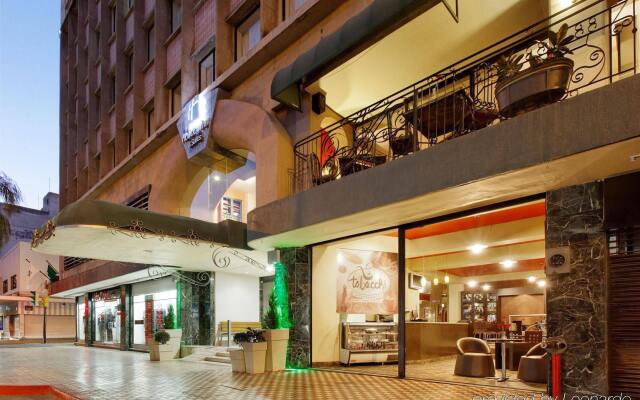 Отель Holiday Inn Hotel & Suites Centro Historico Мексика, Гвадалахара - отзывы, цены и фото номеров - забронировать отель Holiday Inn Hotel & Suites Centro Historico онлайн вид на фасад