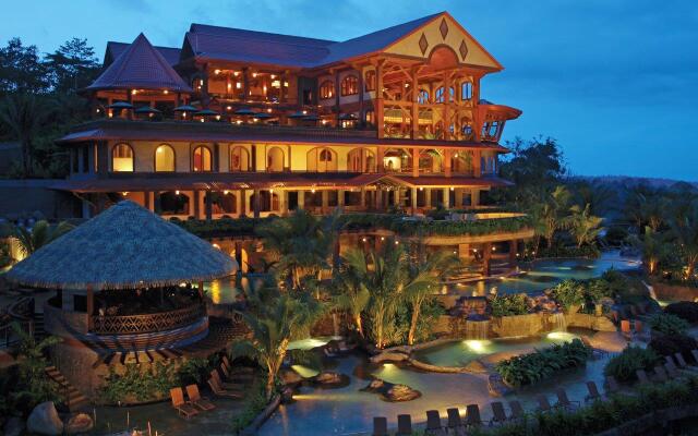 Отель The Springs Resort and Spa at Arenal вид на фасад