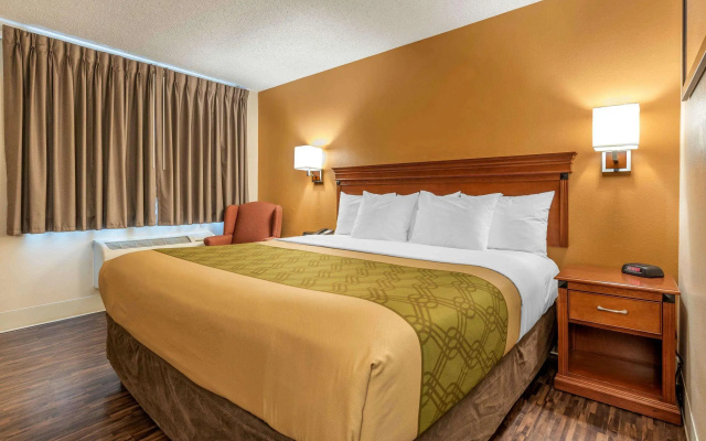 Econo Lodge Louisville Downtown