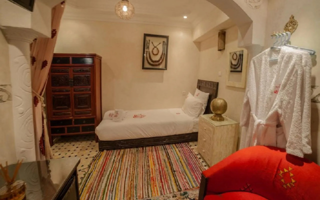 Riad Ikalimo 1