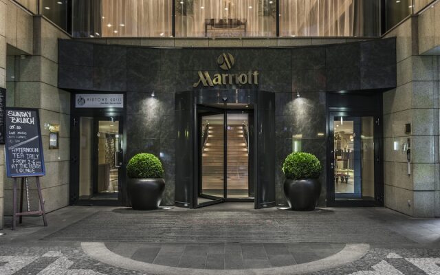 Отель Prague Marriott Hotel Чехия, Прага - 10 отзывов об отеле, цены и фото номеров - забронировать отель Prague Marriott Hotel онлайн вид на фасад