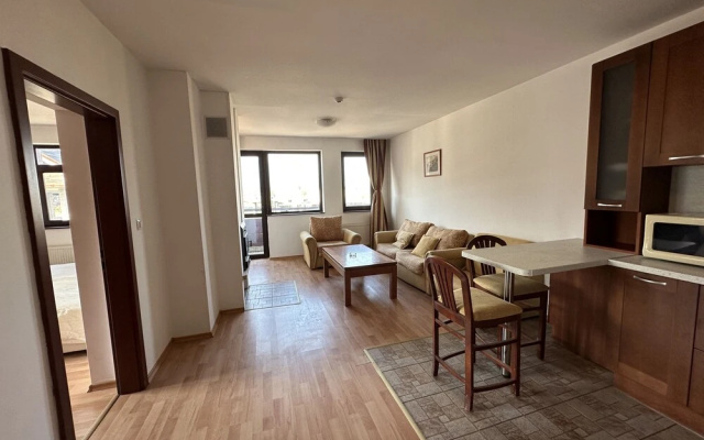 Spacious Mountain View Apartment
