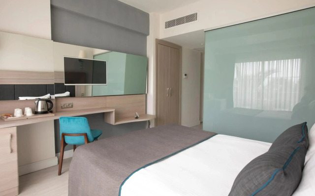Falcon Hotel