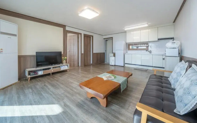 Yeosu Eoneumeosjinnal Pension