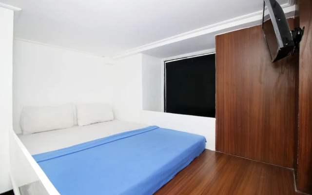 Kamar Keluarga Kemanggisan Syariah