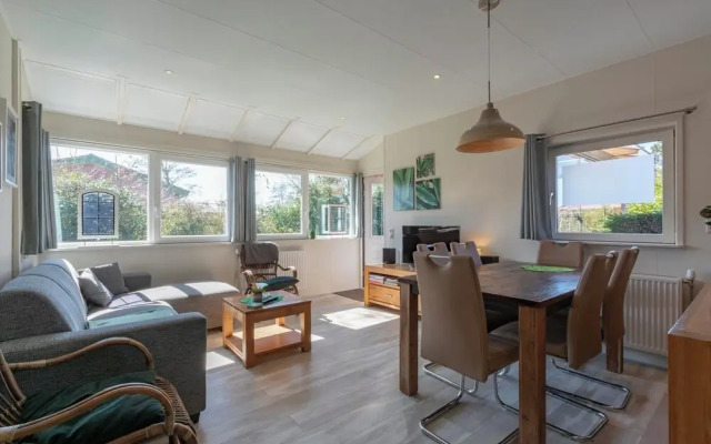 Bungalow in Sint Maartenszee Near Beach