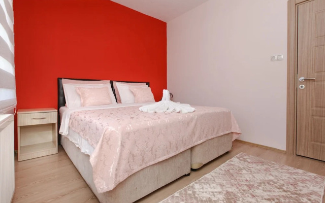 Guven Suite House