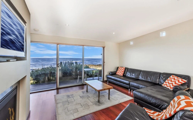 Hearn's Beachside Villa 8