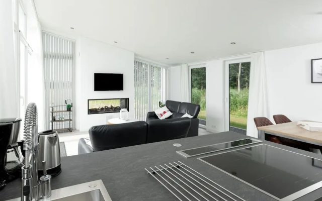 Chalet with Fireplace near Oosterschelde