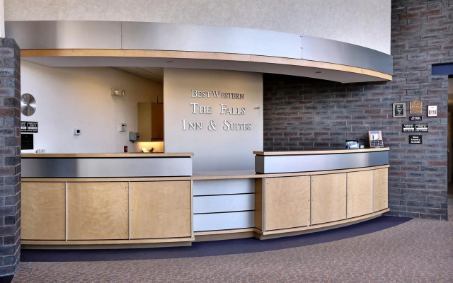Country Inn & Suites by Radisson, Fergus Falls, MN